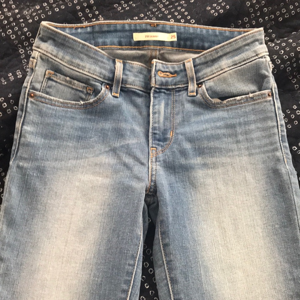 Women’s Levi’s skinny jeans